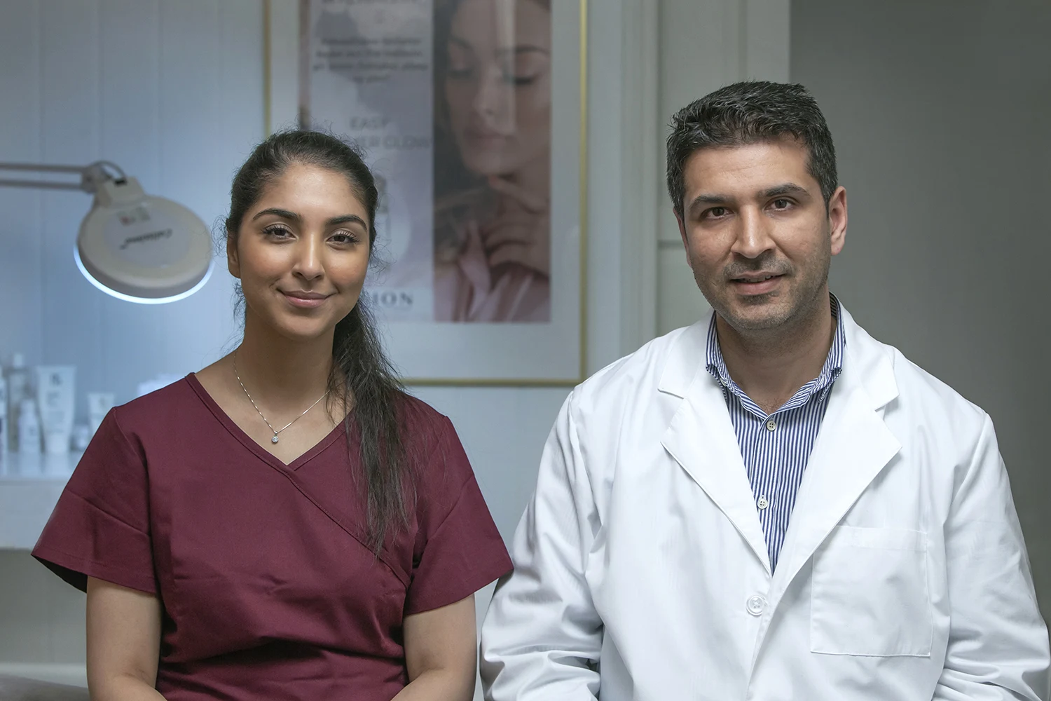 Dr. M. Usman Akram og søster på klinikken